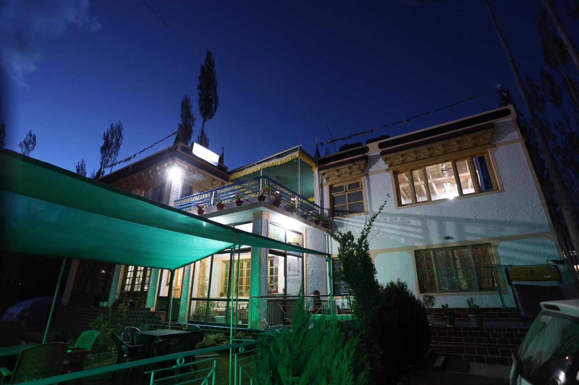 Odbar Guest House Best Guest House At Leh Ladakh Exterior foto